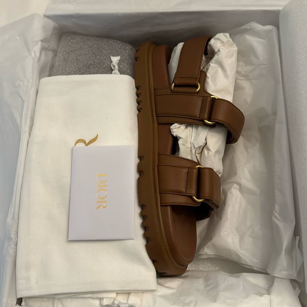 Brand new Never Been worn Dioract Sandal 33m Golden Sadd Size 39
